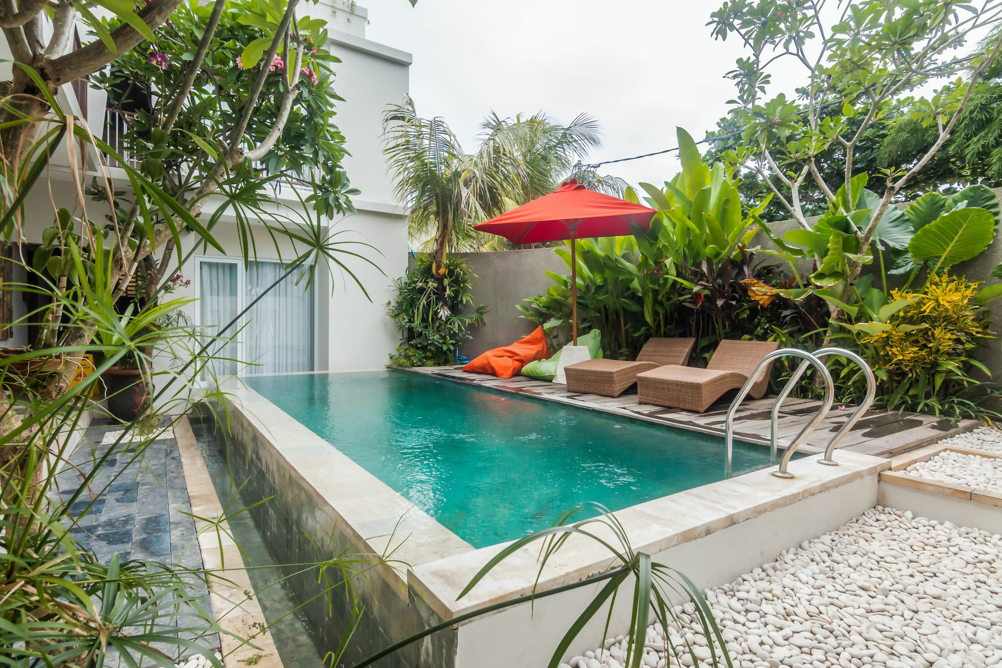 Zen Rooms Seminyak Kayu Jati Exterior foto